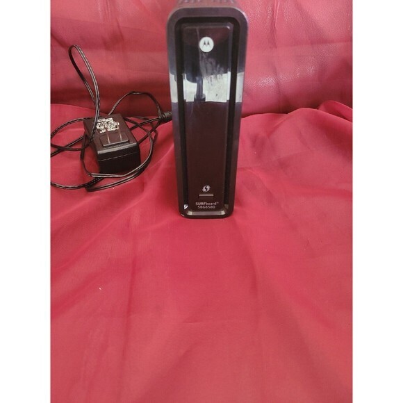 Motorola SBG6580 DOCSIS 3.0 Wireless Cable Modem Router Gateway W/ AC Adapter E5 - Picture 1 of 3